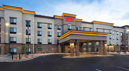 Hampton Inn & Suites