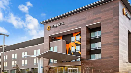 La Quinta Inn & Suites by Wyndham